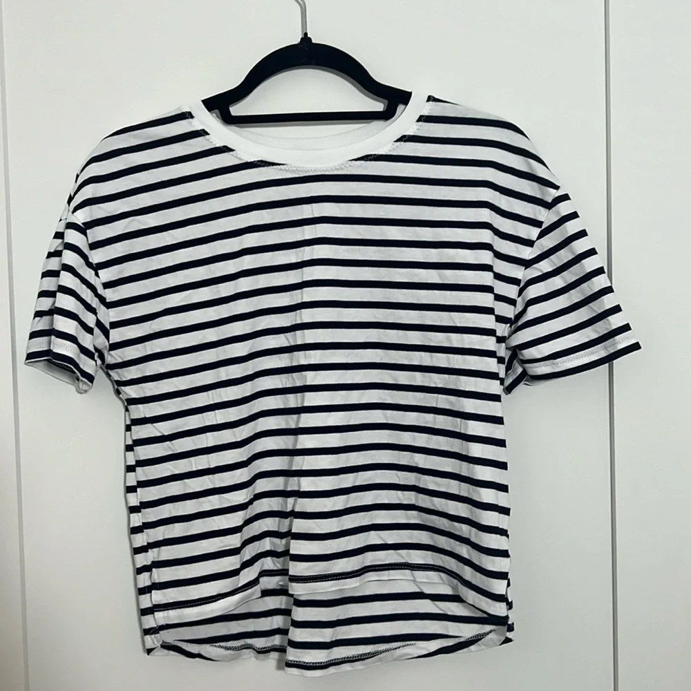 ZARA blue and white striped ovrrsized t shirt - Picture 1 of 6